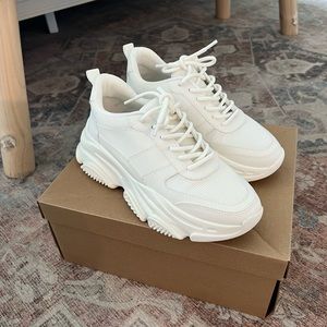 Steve Madden white dragon sneakers